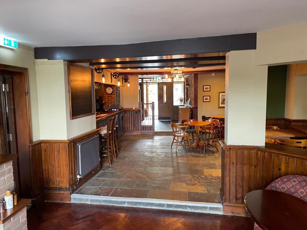 The Swan Inn East Ilsley Екстериор снимка